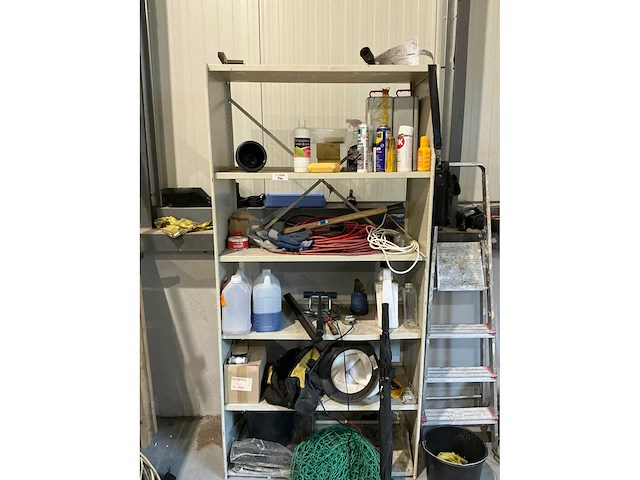 Diverse automaterialen en gereedschappen - afbeelding 3 van  10