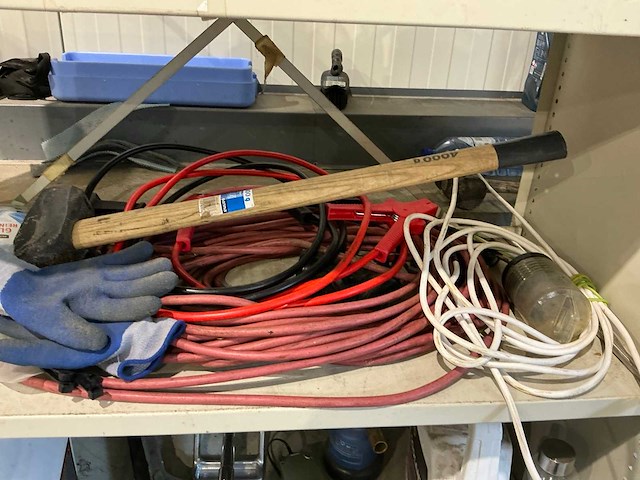 Diverse automaterialen en gereedschappen - afbeelding 5 van  10