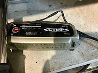 Diverse automaterialen en gereedschappen - afbeelding 6 van  10