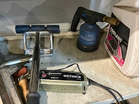 Diverse automaterialen en gereedschappen - afbeelding 7 van  10