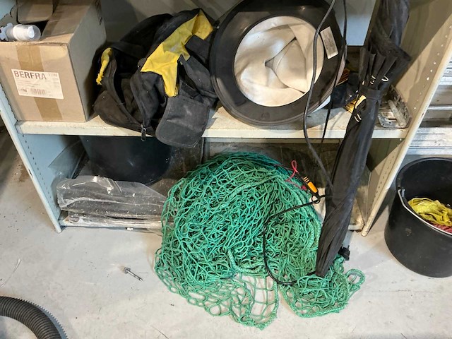 Diverse automaterialen en gereedschappen - afbeelding 8 van  10