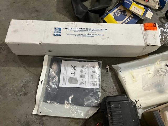 Diverse automotive en garage toebehoren - afbeelding 3 van  12