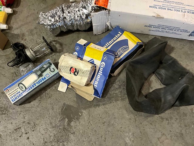 Diverse automotive en garage toebehoren - afbeelding 4 van  12