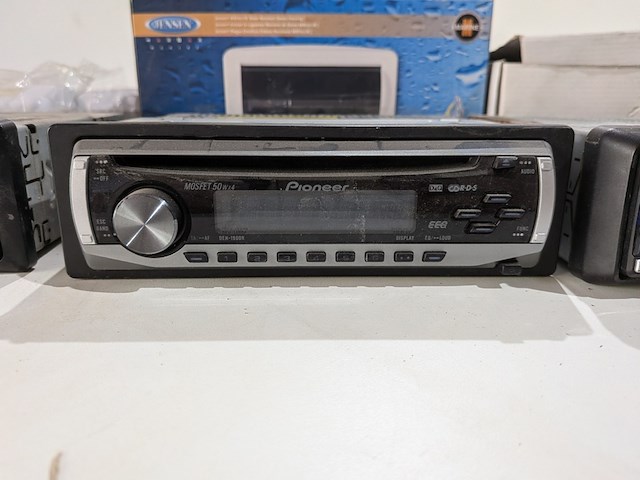 Diverse autoradio's, luidsprekers en toebehoren - afbeelding 10 van  13