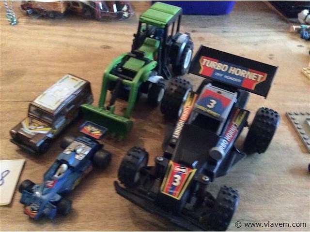 Diverse auto's 4stuks - afbeelding 1 van  5