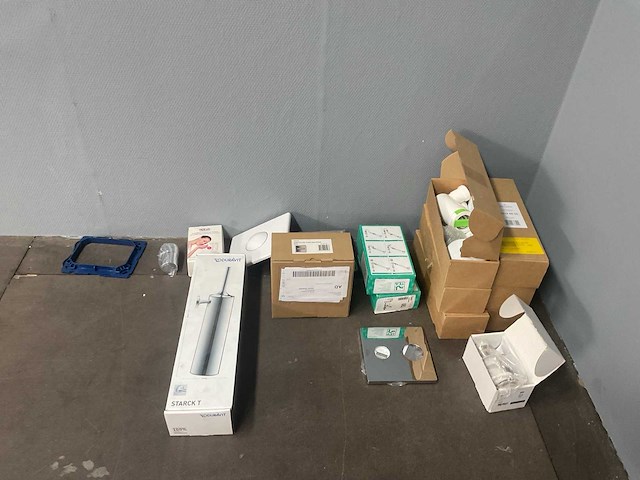 Diverse badkamer onderdelen - afbeelding 1 van  6