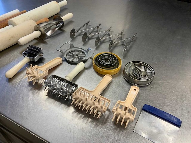 Diverse bakkerij benodigdheden - afbeelding 2 van  6