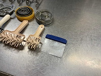 Diverse bakkerij benodigdheden - afbeelding 3 van  6