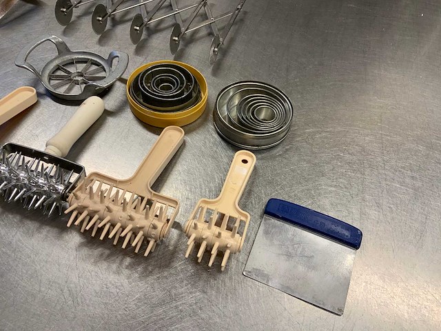 Diverse bakkerij benodigdheden - afbeelding 6 van  6