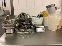 Diverse bakkerij en keuken toebehoren - afbeelding 1 van  8