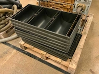 Diverse bakkerij inventaris - afbeelding 2 van  4