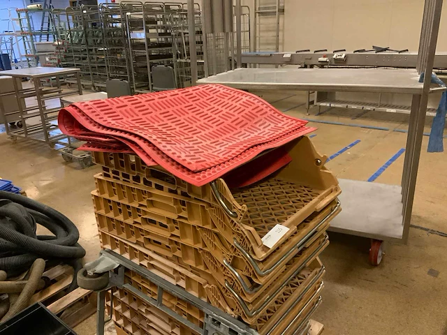 Diverse bakkerij inventaris - afbeelding 4 van  4