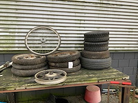 Diverse banden (12x) - afbeelding 1 van  4