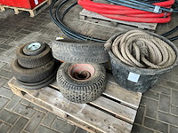 Diverse banden en touw - afbeelding 1 van  5