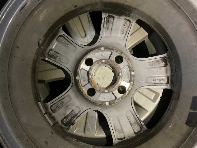 Diverse banden en velgen - afbeelding 2 van  9