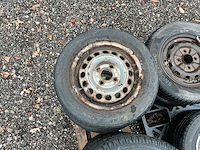 Diverse banden met velg, band, wiel en velg - afbeelding 4 van  21