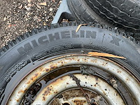 Diverse banden met velg, band, wiel en velg - afbeelding 8 van  21