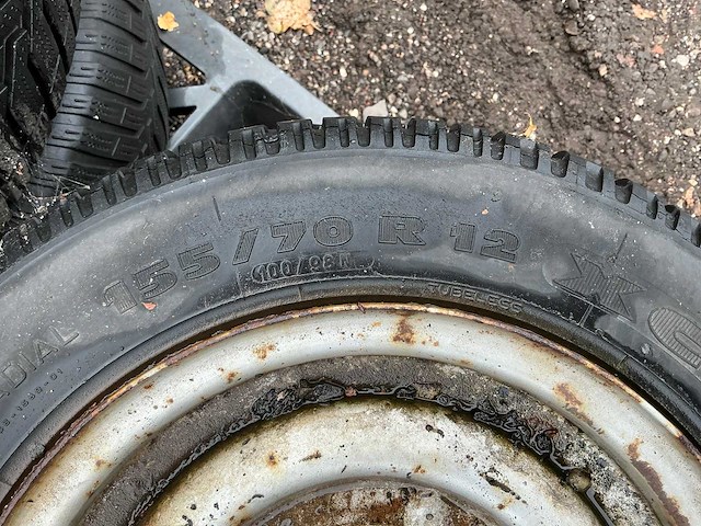 Diverse banden met velg, band, wiel en velg - afbeelding 9 van  21