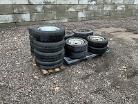 Diverse banden met velg, band, wiel en velg - afbeelding 1 van  21