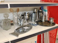 Diverse barmaterialen w.o. karaf, shakers, ijsemmertjes, kannetjes etc. - afbeelding 2 van  2