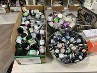 Diverse beautyproducten en nailart - afbeelding 8 van  17