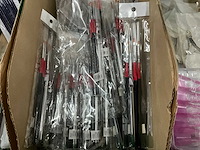 Diverse beautyproducten en nailart - afbeelding 17 van  17