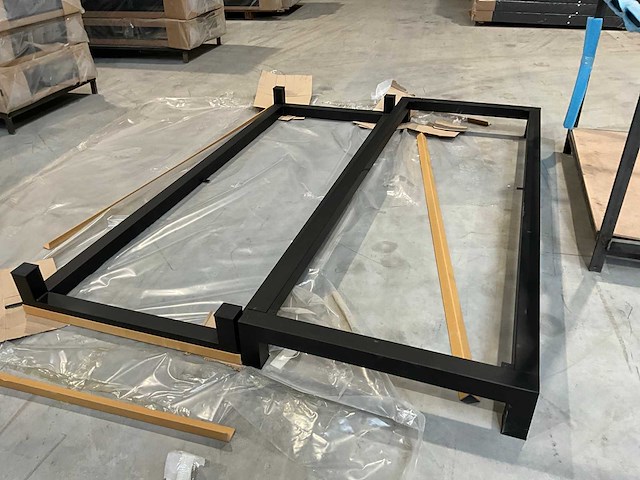 Diverse bedframe onderstellen staal - afbeelding 1 van  5