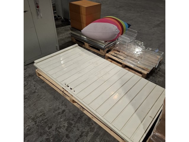 Diverse bedrijfsinventaris - afbeelding 19 van  26