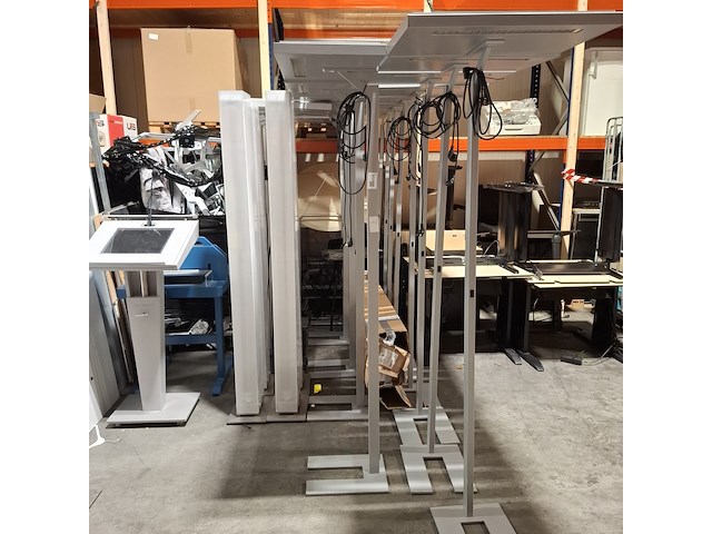 Diverse bedrijfsinventaris - afbeelding 1 van  11