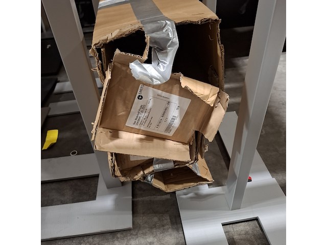 Diverse bedrijfsinventaris - afbeelding 10 van  11