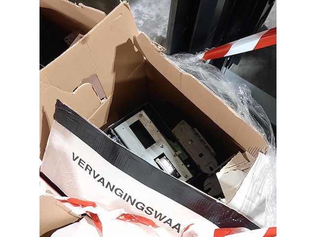 Diverse bedrijfsinventaris - afbeelding 21 van  21