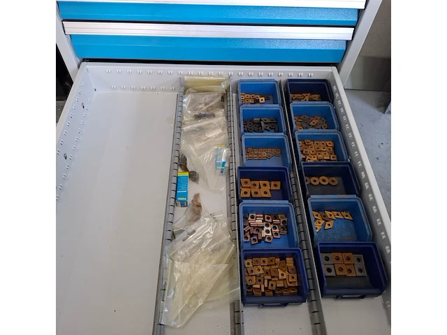 Diverse beitels, beitelplaatsjes en ijzerwaar - afbeelding 24 van  29
