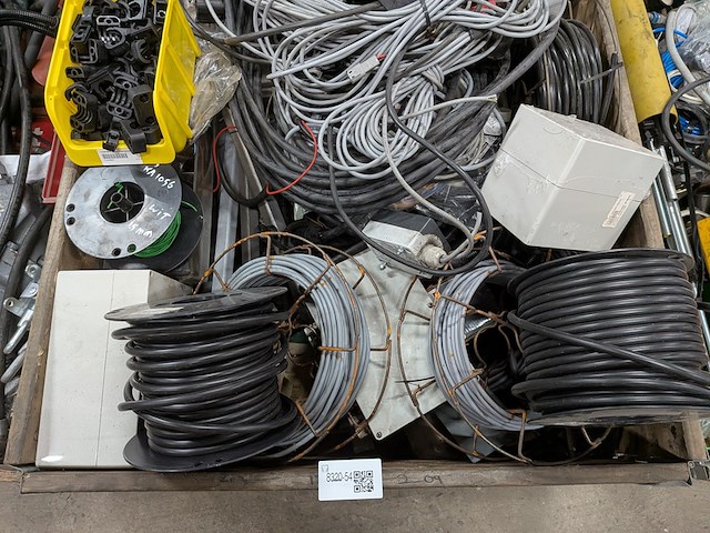 Diverse bekabeling en bedieningskasten - afbeelding 9 van  15