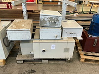 Diverse besturingskasten (5x) - afbeelding 1 van  5