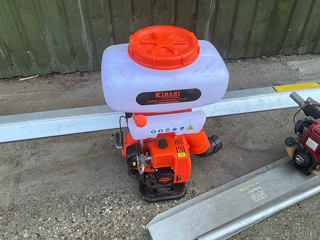 Diverse betonbewerkingmachines - afbeelding 4 van  10