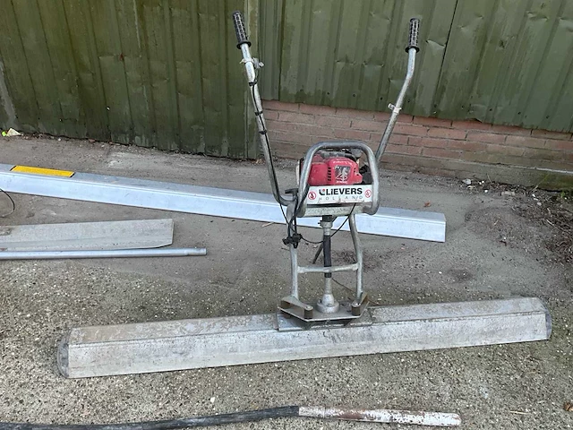 Diverse betonbewerkingmachines - afbeelding 8 van  10