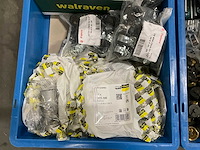 Diverse beugels en installatiemateriaal - afbeelding 4 van  9