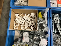 Diverse beugels en installatiemateriaal - afbeelding 5 van  9