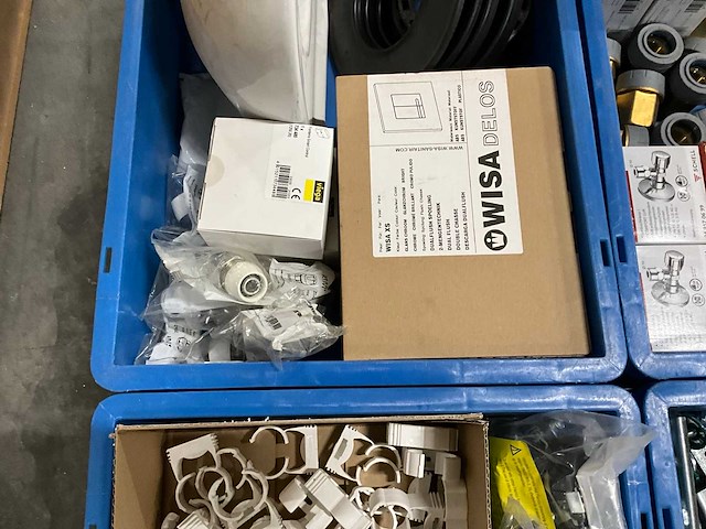 Diverse beugels en installatiemateriaal - afbeelding 6 van  9