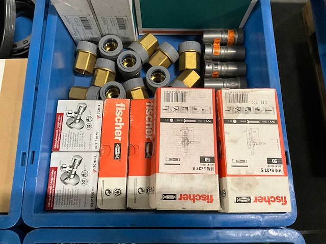 Diverse beugels en installatiemateriaal - afbeelding 8 van  9