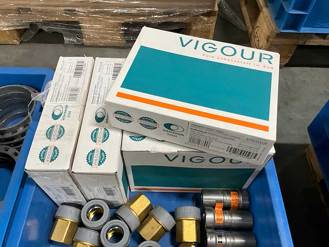 Diverse beugels en installatiemateriaal - afbeelding 9 van  9