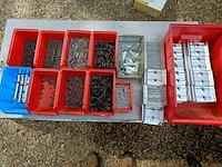 Diverse bevestigingsmaterialen fiksch