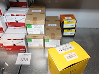 Diverse bevestigingsmaterialen op schap w.o. schroeven, ankers, rivetten enz. - afbeelding 2 van  4