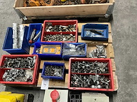Diverse bevestigingsmaterialen - afbeelding 1 van  6