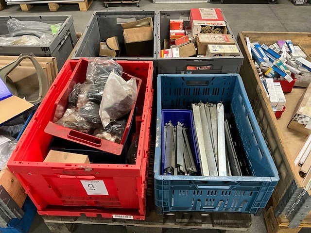 Diverse bevestigingsmaterialen - afbeelding 1 van  5