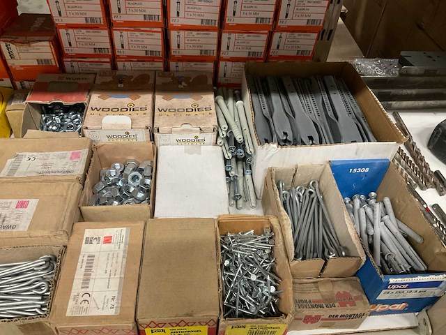 Diverse bevestigingsmaterialen - afbeelding 3 van  8