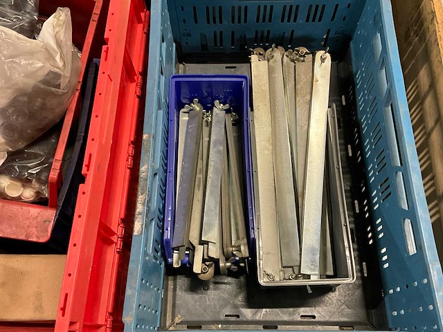 Diverse bevestigingsmaterialen - afbeelding 4 van  4