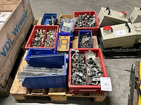 Diverse bevestigingsmaterialen - afbeelding 1 van  5