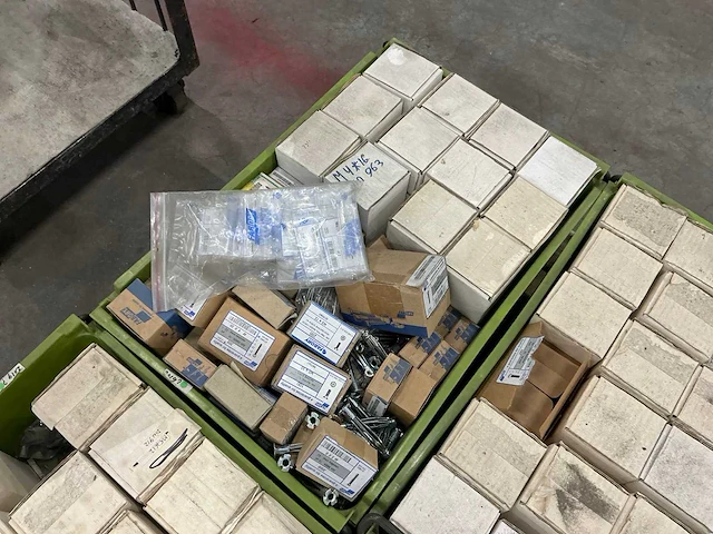 Diverse bevestigingsmaterialen - afbeelding 4 van  9