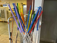 Diverse bezems - afbeelding 2 van  4
